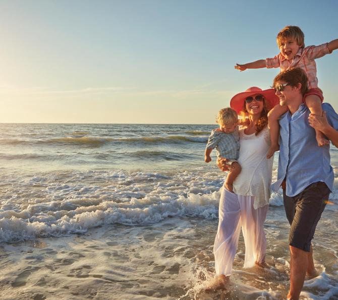 Family of four to the beach